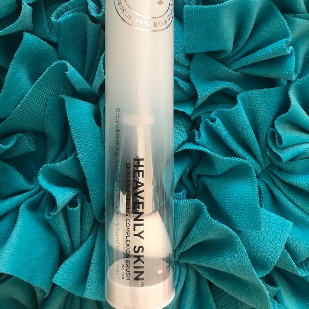 IT Cosmetics complexion Brush #704